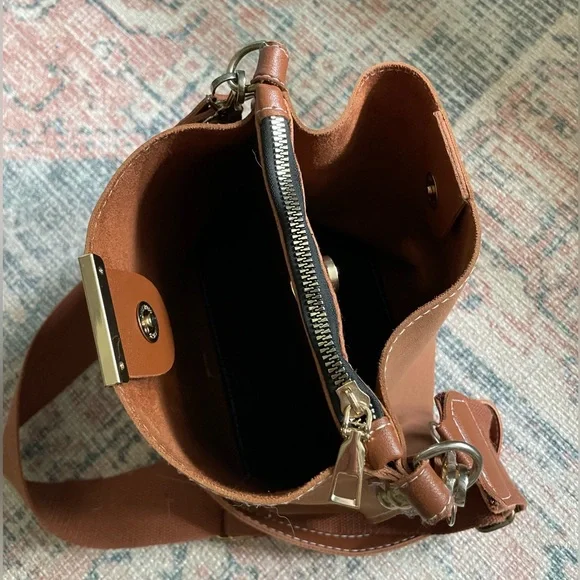 Faux leather crossbody bucket bag - Picture 4 of 4